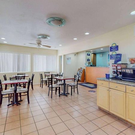 Days Inn By Wyndham סוקורו מראה חיצוני תמונה