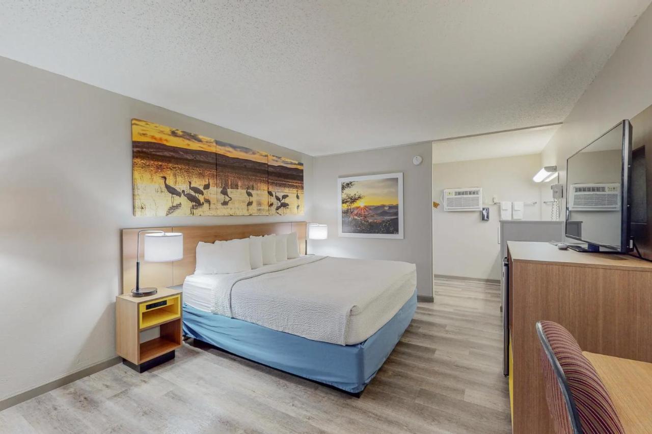 Days Inn By Wyndham סוקורו מראה חיצוני תמונה
