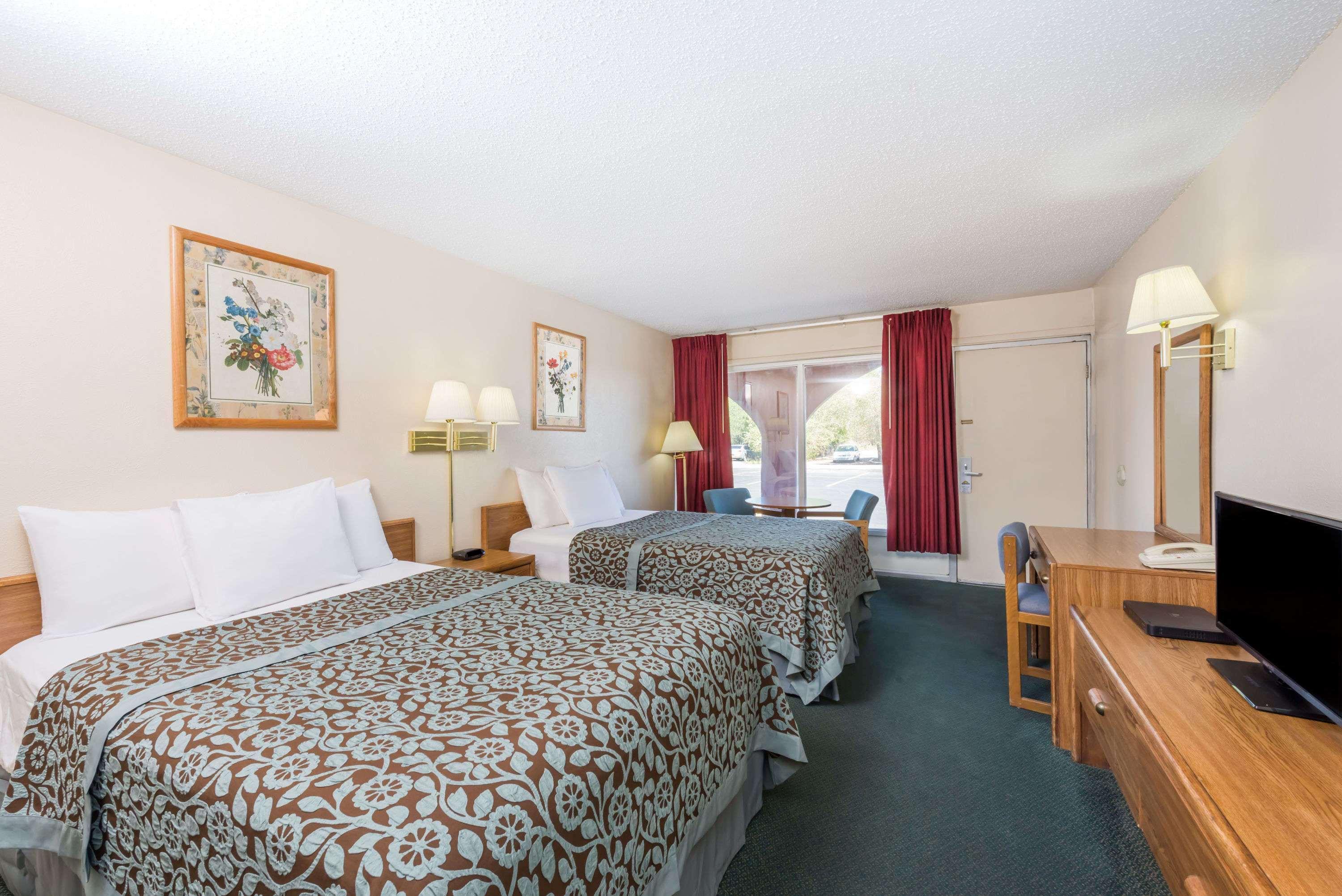 Days Inn By Wyndham סוקורו מראה חיצוני תמונה