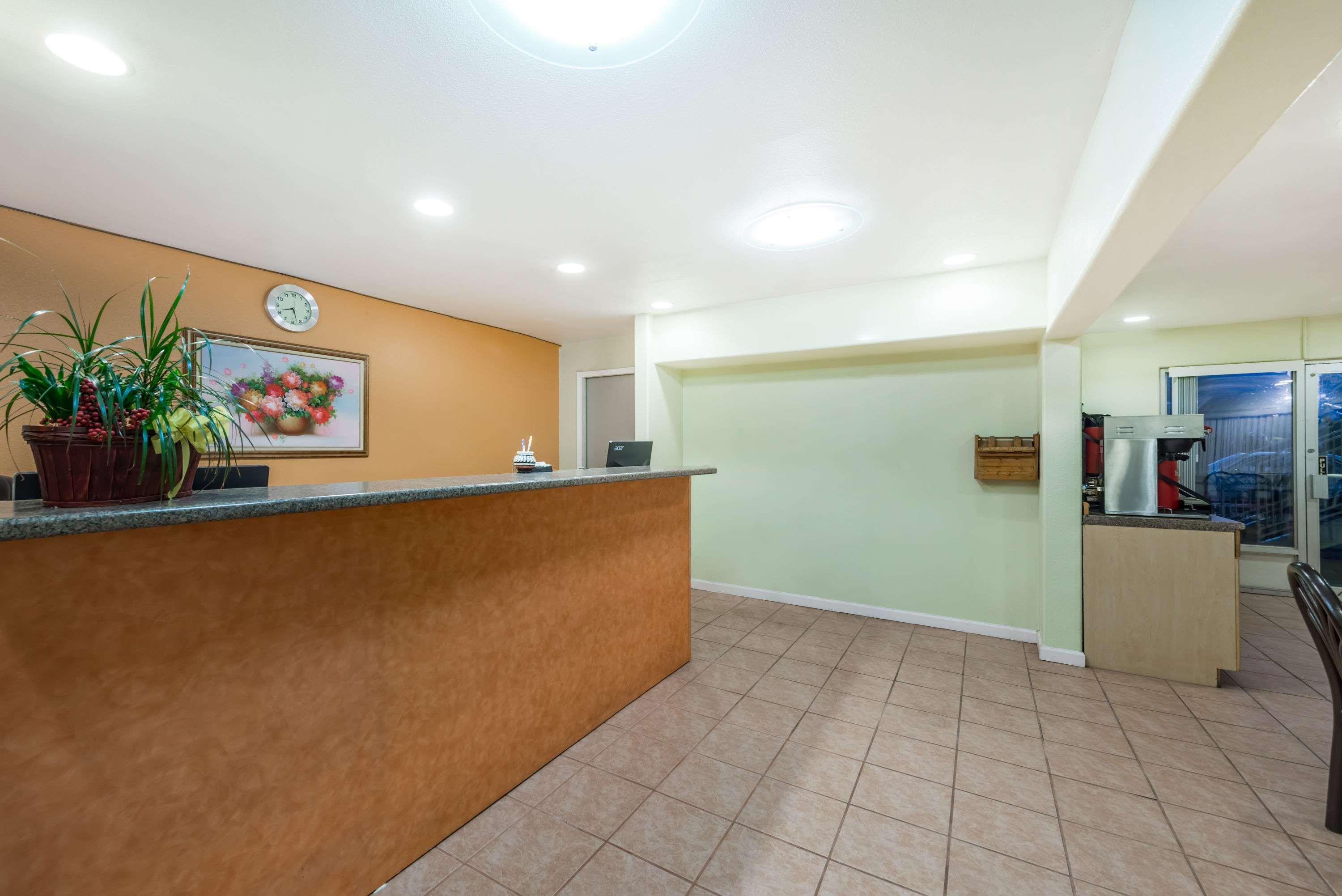 Days Inn By Wyndham סוקורו מראה חיצוני תמונה