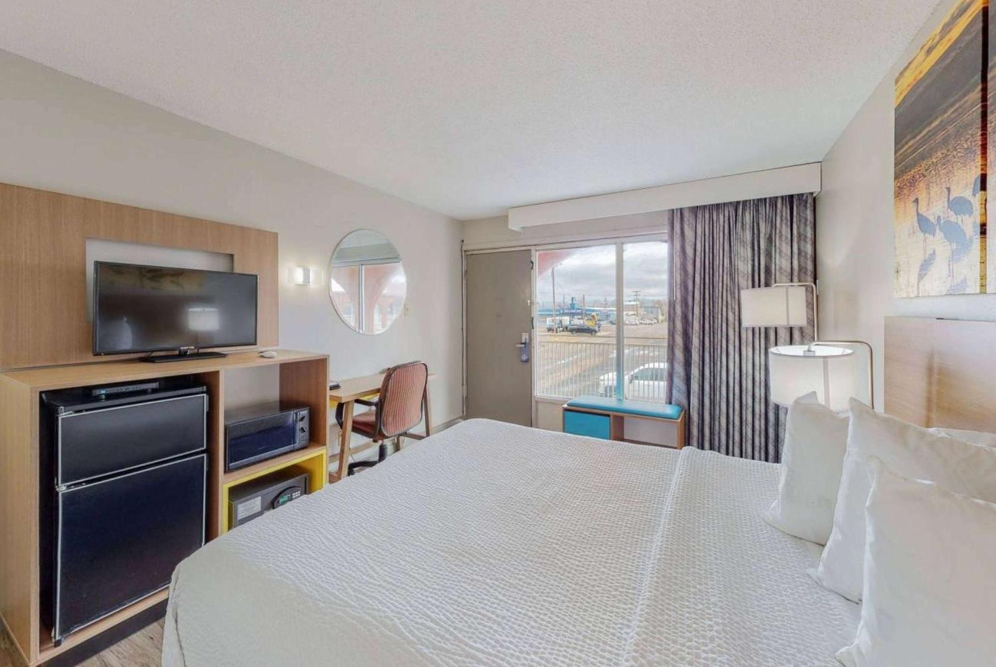 Days Inn By Wyndham סוקורו מראה חיצוני תמונה