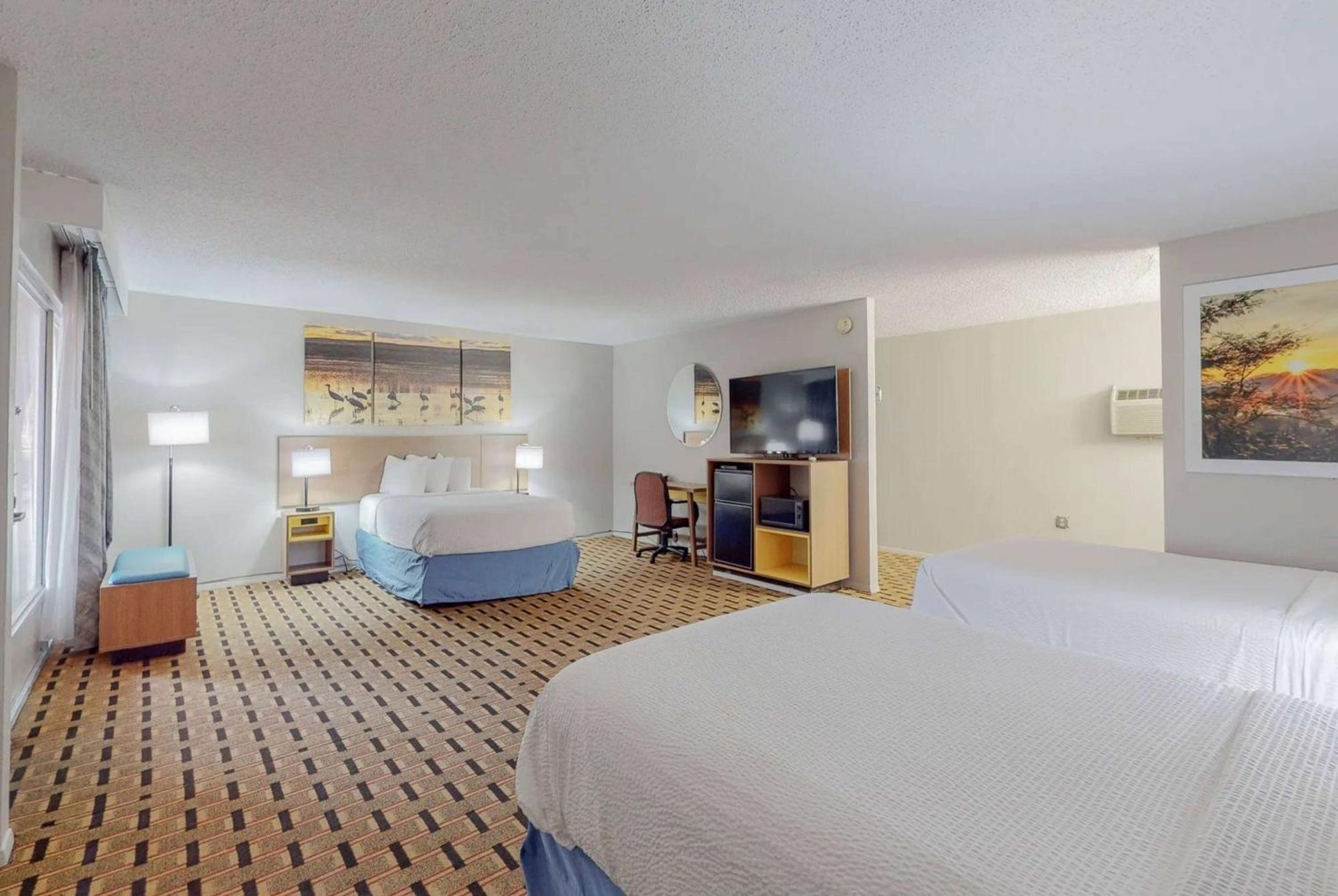 Days Inn By Wyndham סוקורו מראה חיצוני תמונה