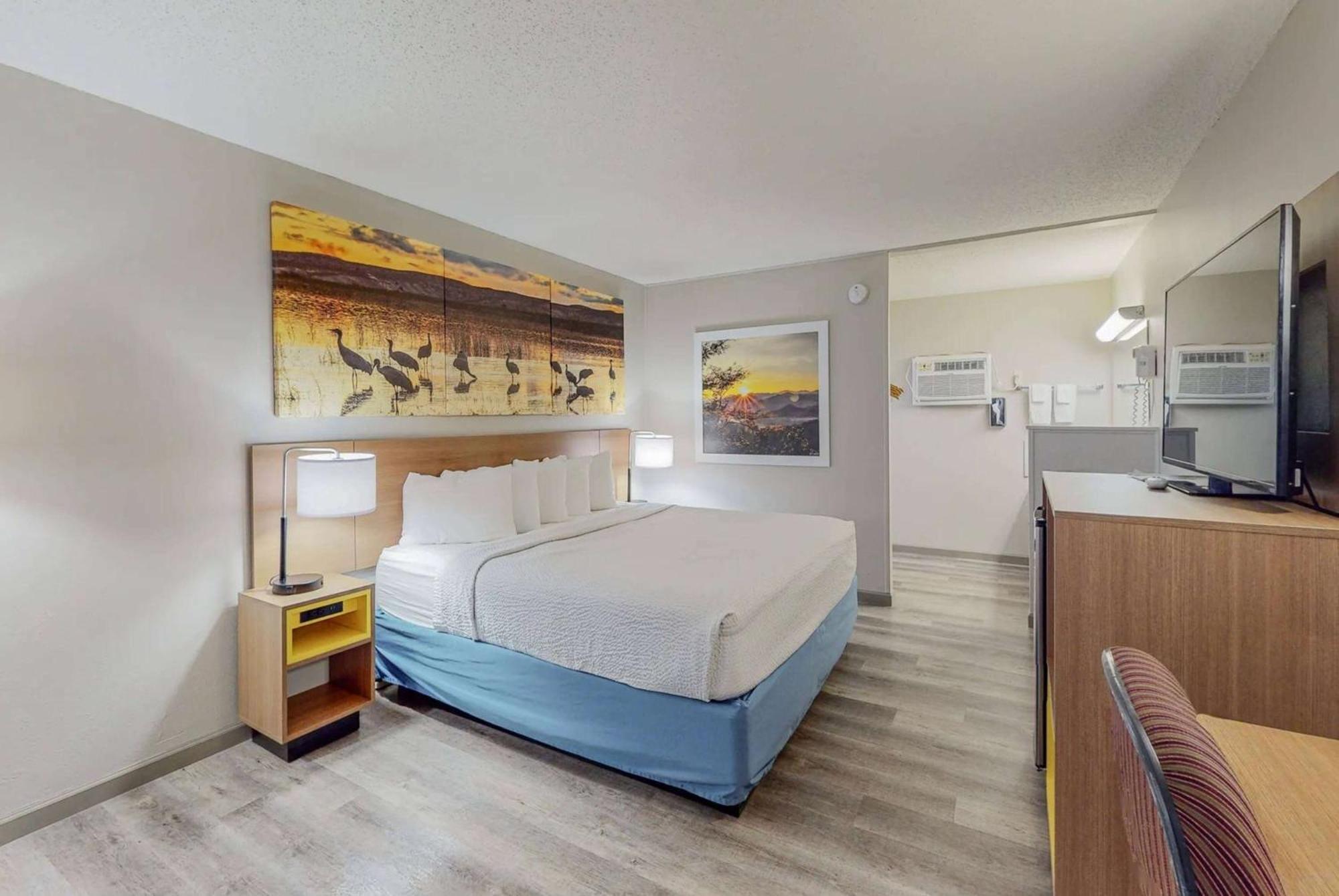 Days Inn By Wyndham סוקורו מראה חיצוני תמונה