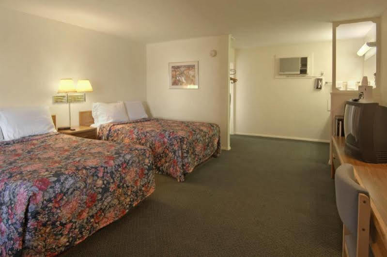 Days Inn By Wyndham סוקורו מראה חיצוני תמונה